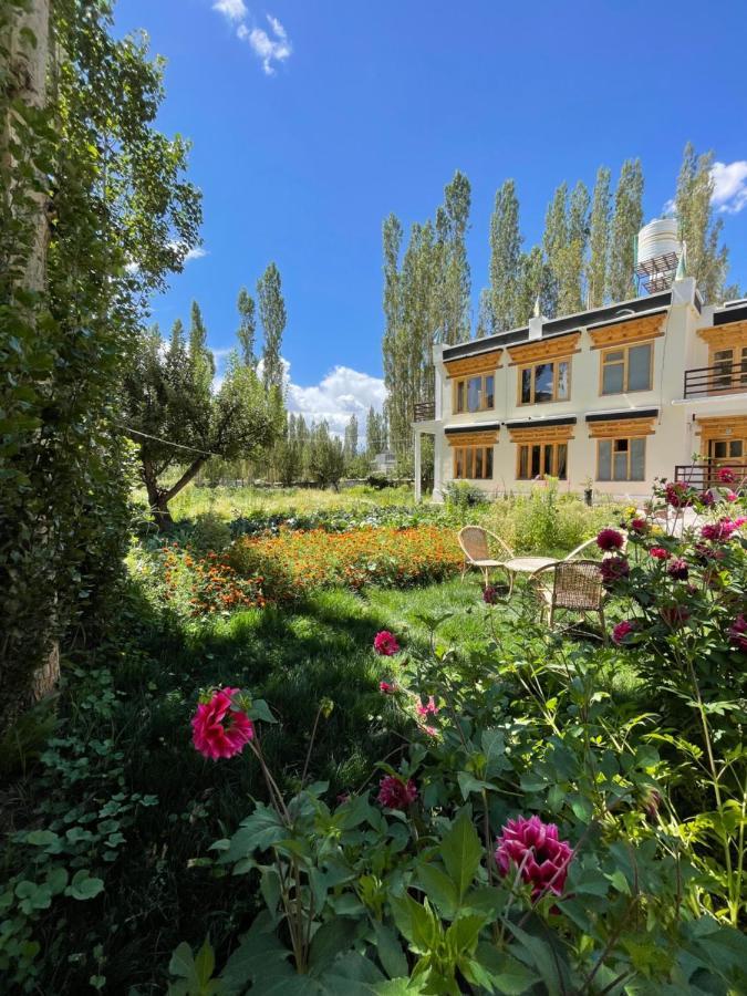 Tongspon inn Leh Eksteriør bilde